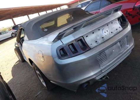 2014 Ford Mustang V6 Premium из США, поврежденный, VIN 1ZVBP8EM3E5272001